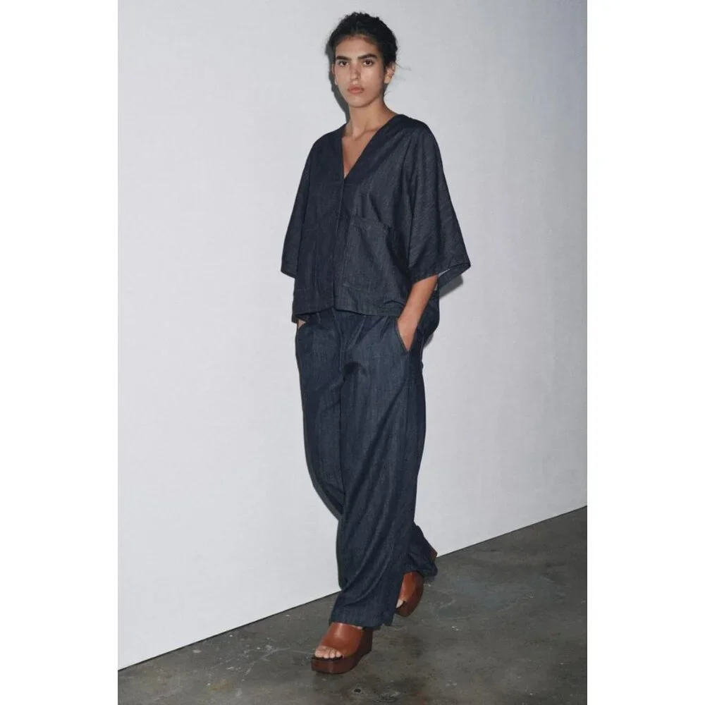 ZARA WOMAN COLLECTION RELAXED DENIM SHIRT - Picture 2 of 9